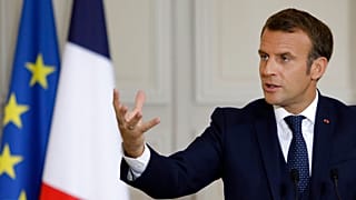 Le président français Emmanuel Macron s'exprime lors d'une conférence de presse sur la situation au Liban, dimanche 27 septembre 2020 à Paris