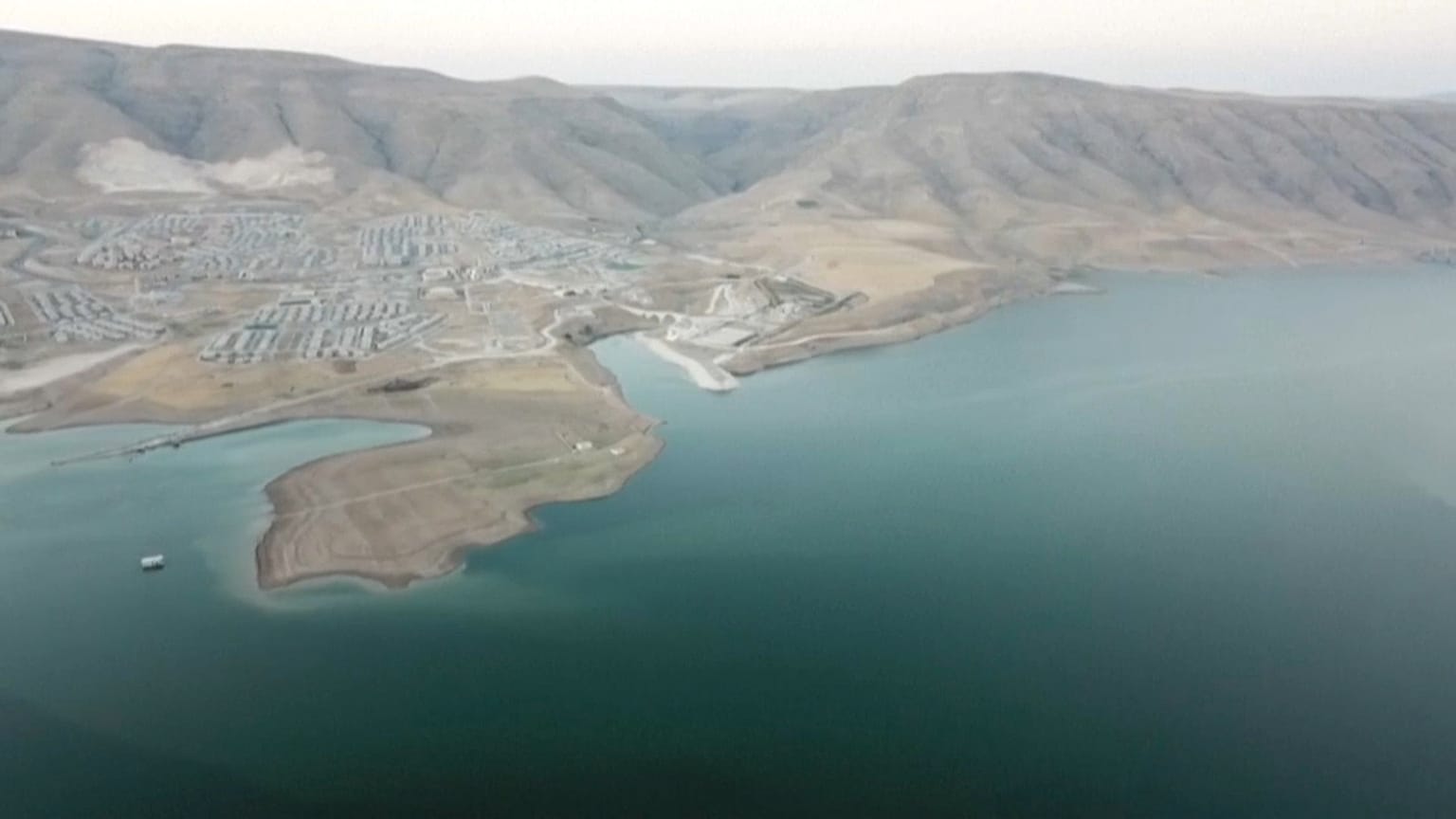 البحيرة المقامة على نهر دجلة