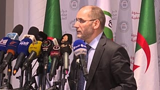 رئيس حزب حركة مجتمع السلم في الجزائر عبد الرزاق مقري خلال مؤتمر صحفي في مقر الحزب في العاصمة 28 سبتمبر 2020