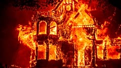Le feu à Saint Helena dans le comté de Napa en Californie.