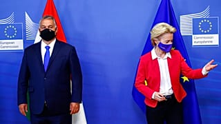 Macaristan Başbakanı Viktor Orban (sol), Avrupa Komisyonu Başkanı Ursula von der Leyen 