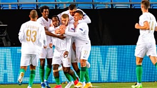 Franck Boli gólját ünneplik a Ferencváros játékosai a Molde elleni Bajnokok Ligája-selejtező első meccsén