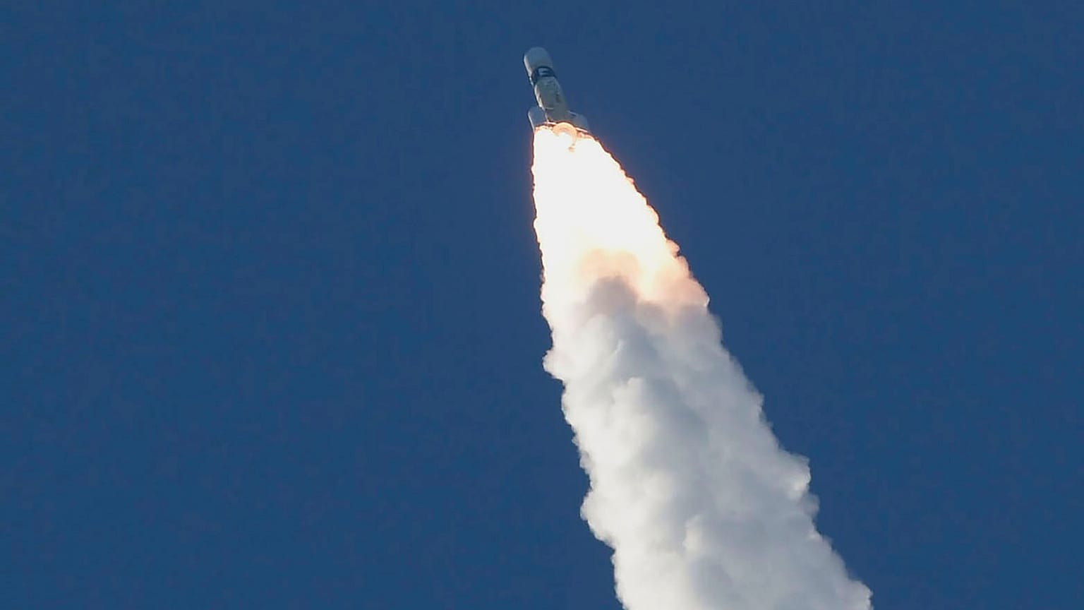 An H-IIA rocket with the UAE's Mars orbiter "Hope" lifts off from Tanegashima Space Centre in Kagoshima, southern Japan on July 20, 2020. 