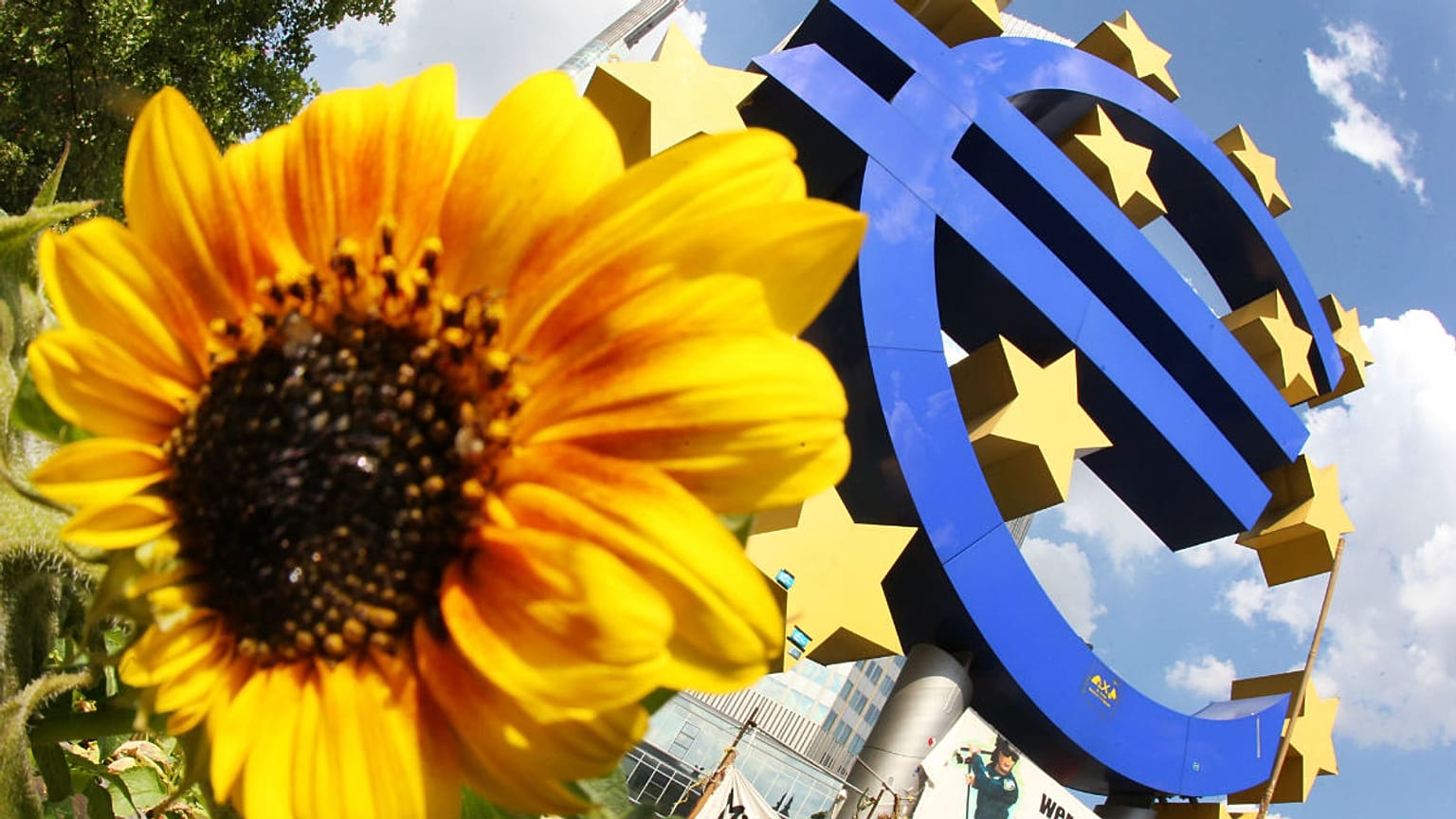 Euro sculpture in Frankfurt, Germany