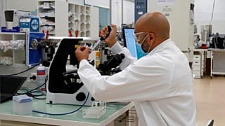 تحقیق پزشکی در فرانسه (عکس تزئینی است)