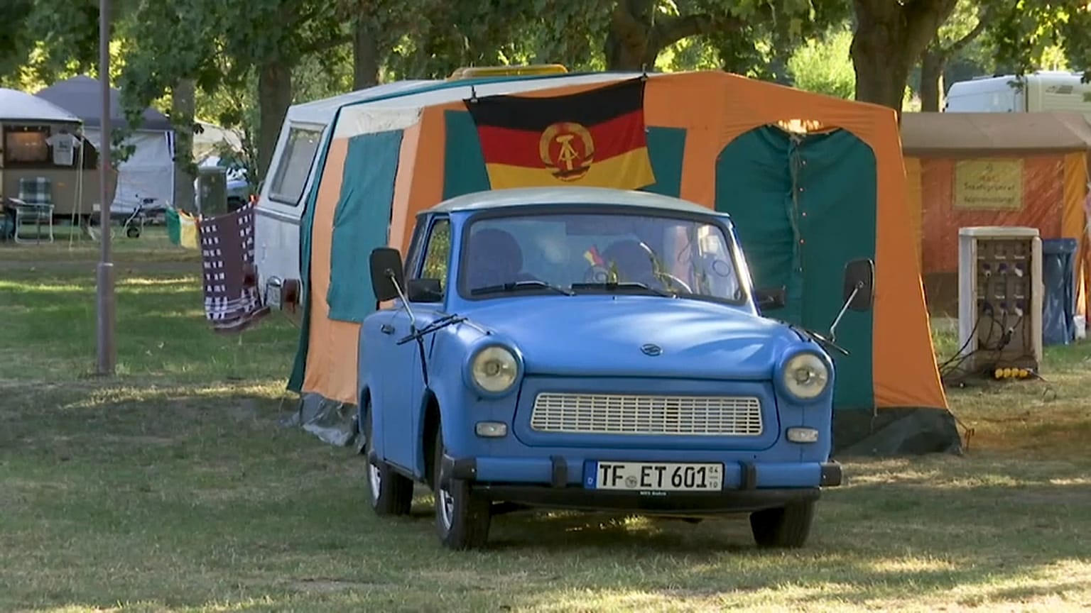 Zeltplatz mit Trabant
