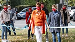 Durchhalteparolen und strengere, lokale Corona-Maßnahmen 