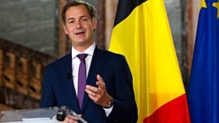 El futuro primer ministro Alexander De Croo presenta el acuerdo de Gobierno