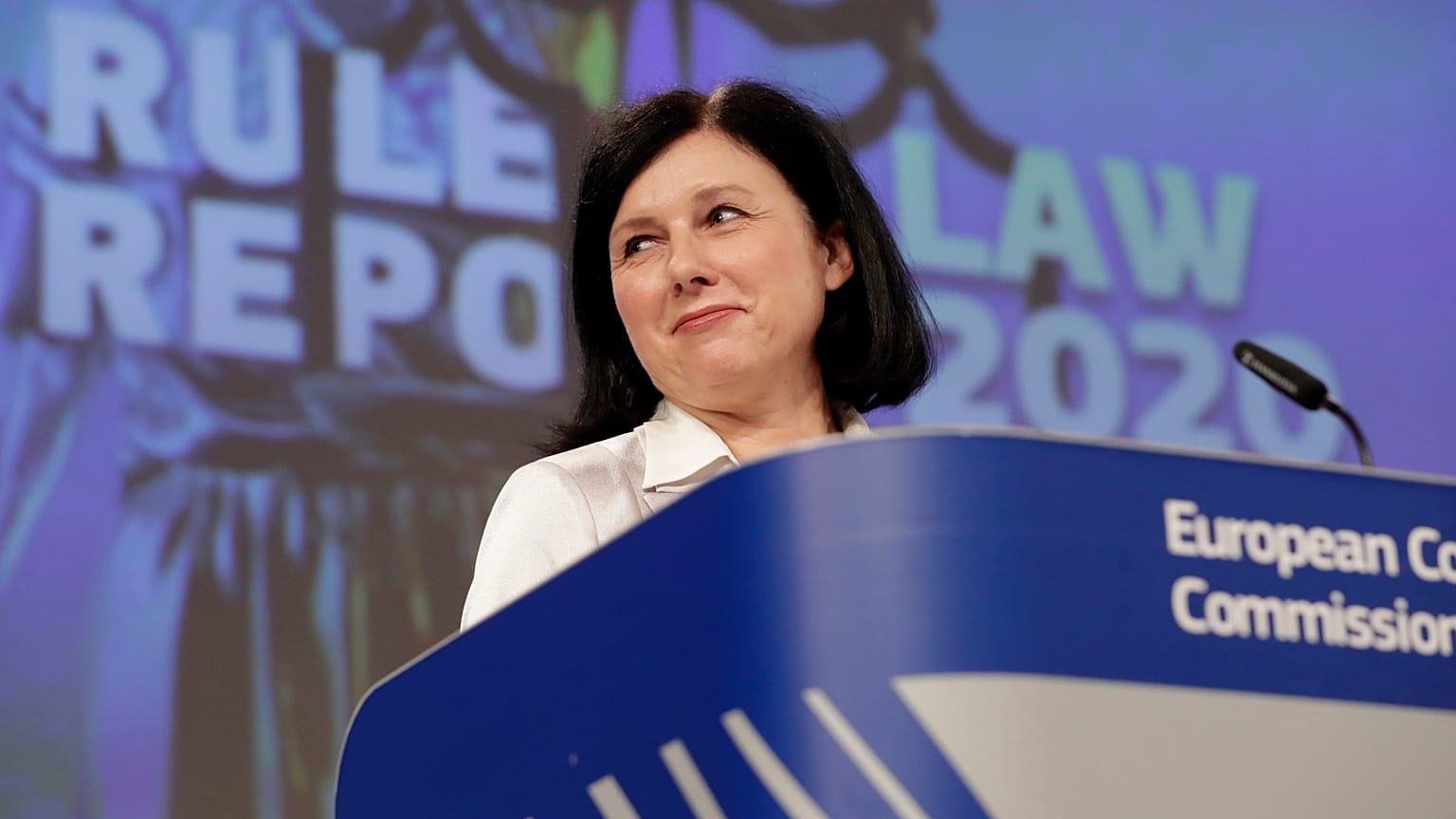 Věra Jourová a jogállamisági jelentés bemutatóján Brüsszelben 2020. szeptember 30-án