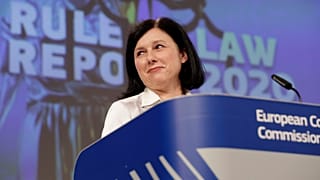 Věra Jourová a jogállamisági jelentés bemutatóján Brüsszelben 2020. szeptember 30-án