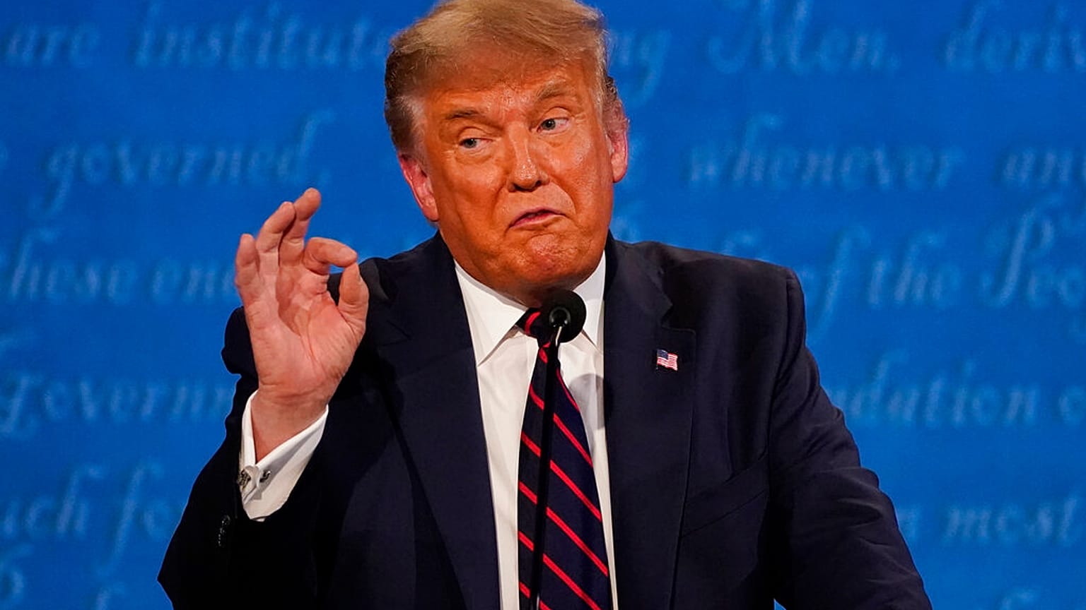 Donald Trump amerikai elnök gesztikulál Clevelandben 2020. szeptember 29-én