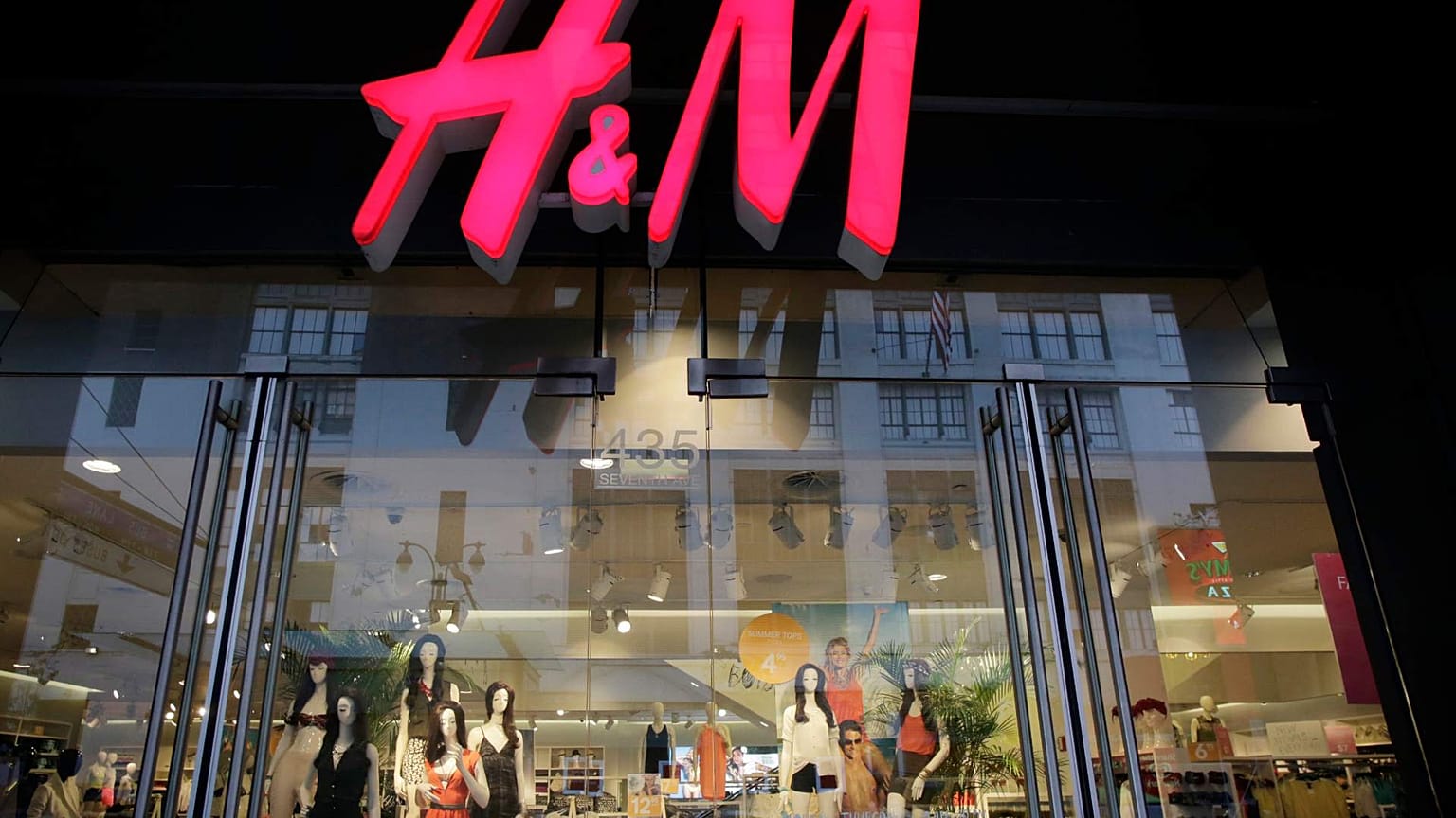 متجر H&M في نيويورك،  31 مايو 2013 