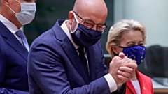 El presidente del Consejo Europeo, Charles Michel. Detrás, la presidenta de la Comisión, Ursula von der Leyen