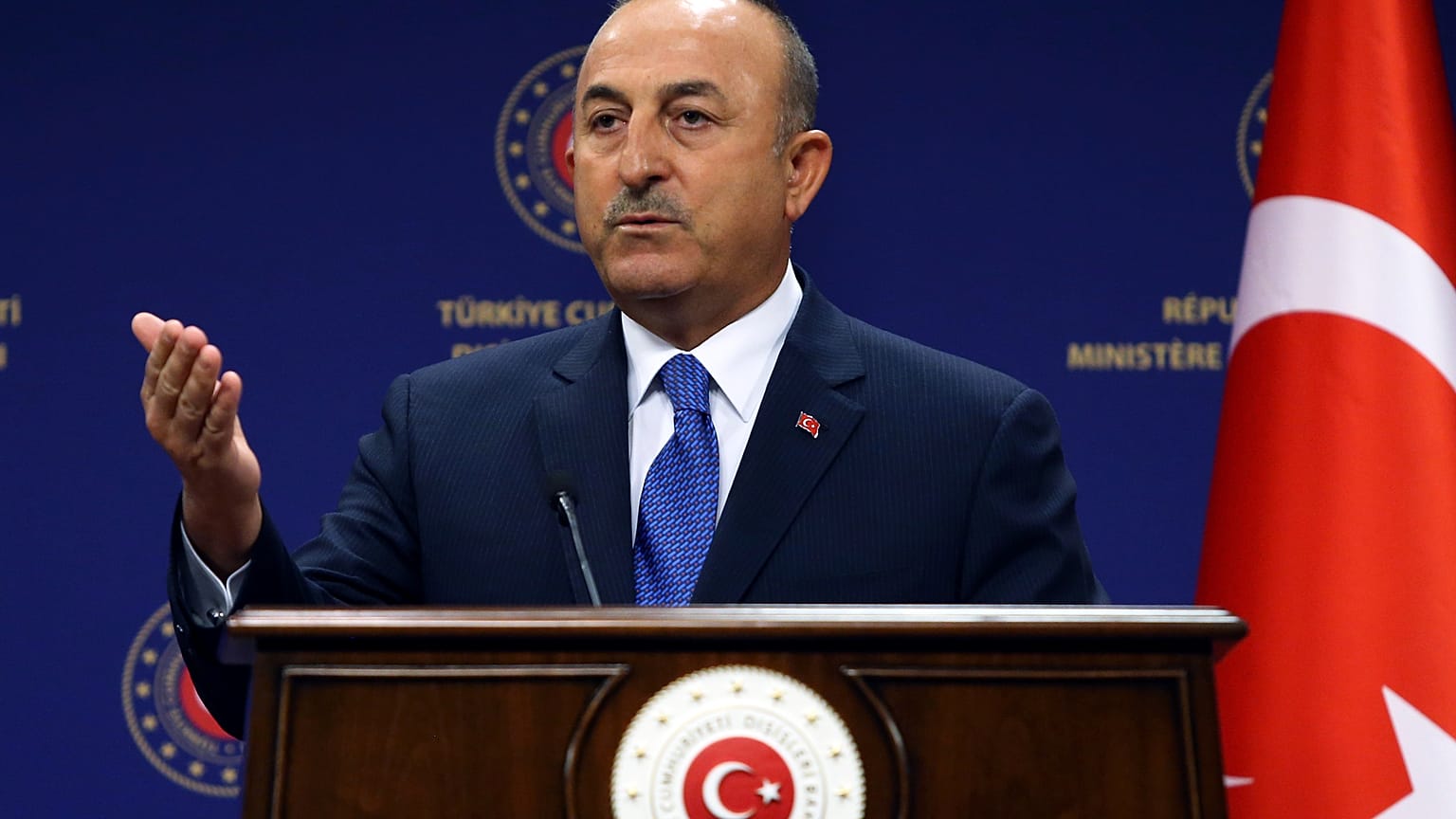 Il ministro degli Esteri turco Mevlut Cavusoglu