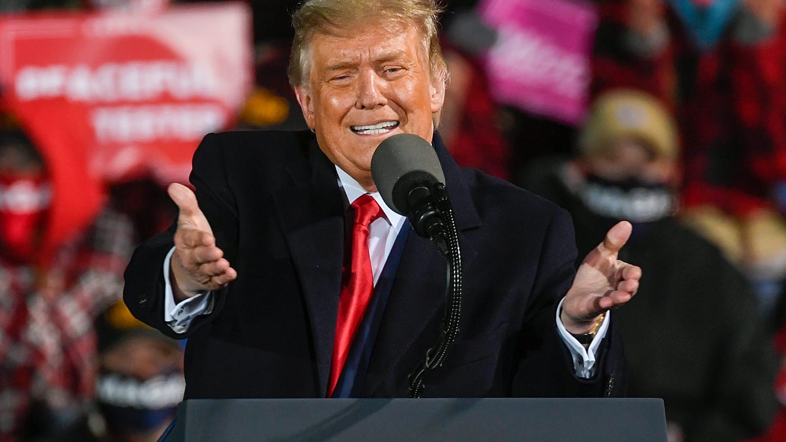 CRAIG LASSIG/EPA