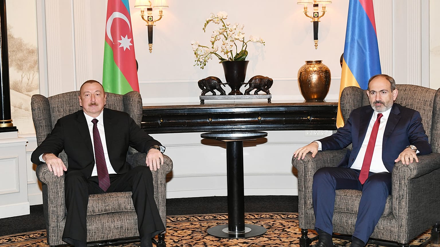 Aliyev ve Paşinyan