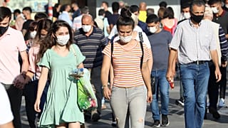 Covid-19 salgınında son durum: Türkiye'de 24 saat içinde 'belirti göstermeyen' 1.442 yeni vaka, 63 can kaybı daha kayda geçti