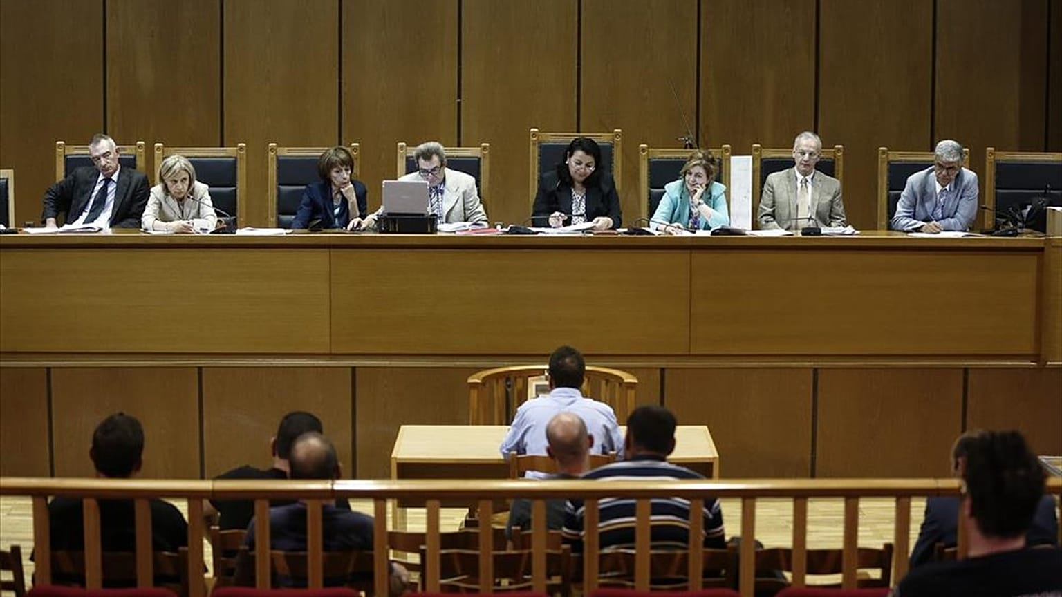 ΔΙΚΗ ΧΡΥΣΗΣ ΑΥΓΗΣ