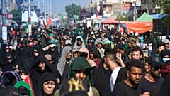 Irak'ta 'Erbain Merasimi'ne Covid-19'a rağmen onbinlerce kişi katıldı