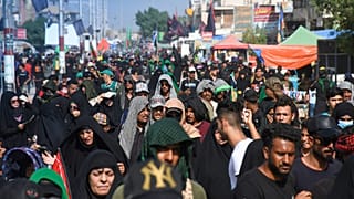 Irak'ta 'Erbain Merasimi'ne Covid-19'a rağmen onbinlerce kişi katıldı