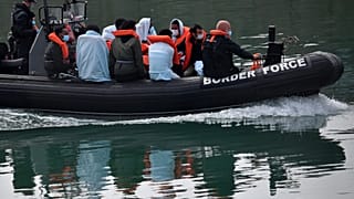 فرق خفر السواحل البريطانية 