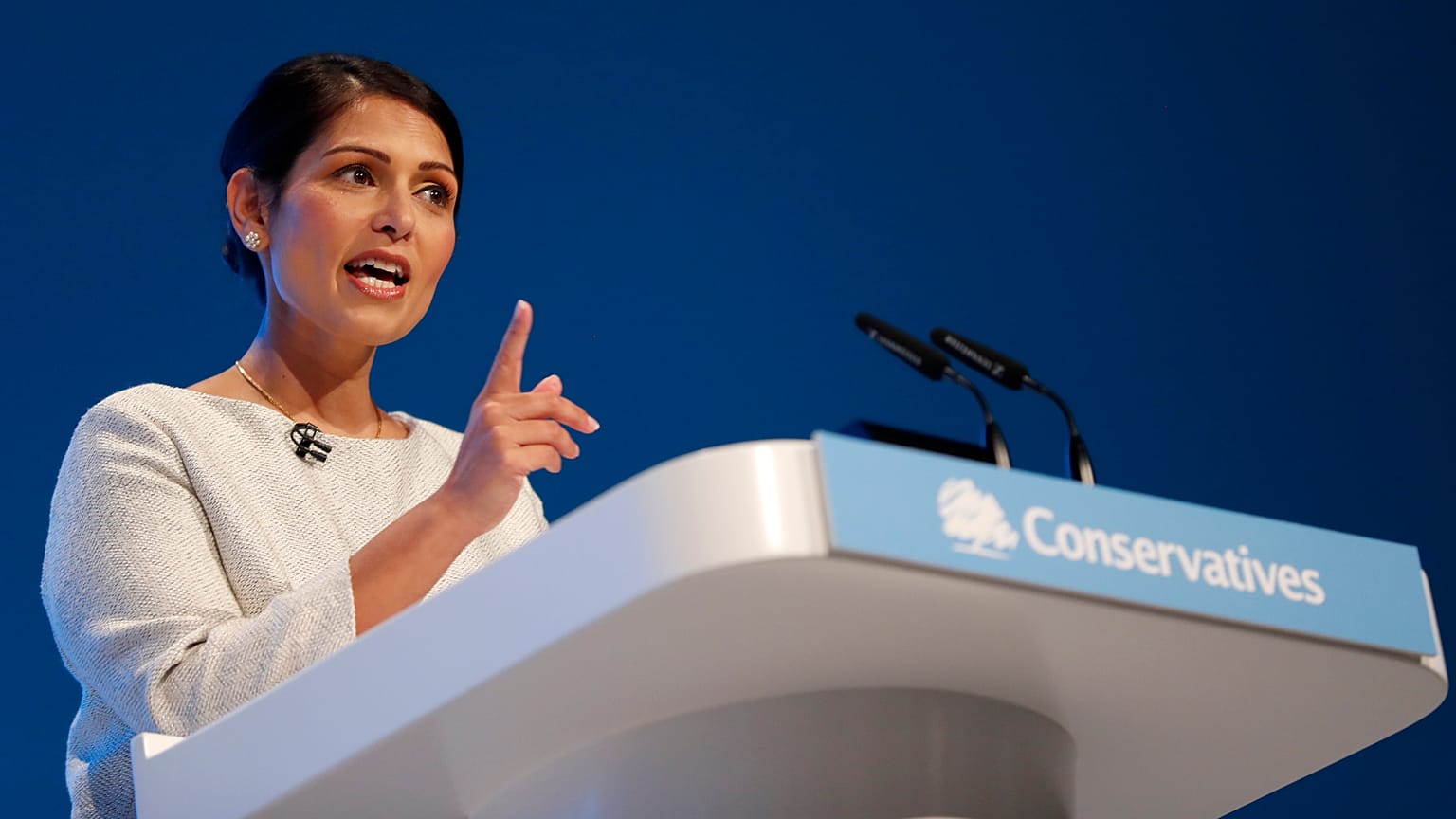 İngiltere İçişleri Bakanı Priti Patel