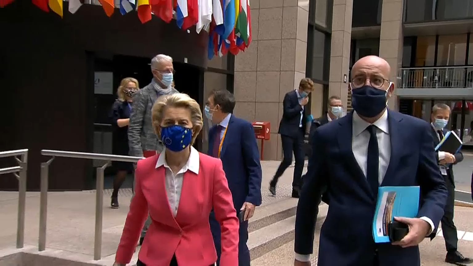 Kommissionspräsidentin Ursula von der Leyen und Ratspräsident Charles Michel