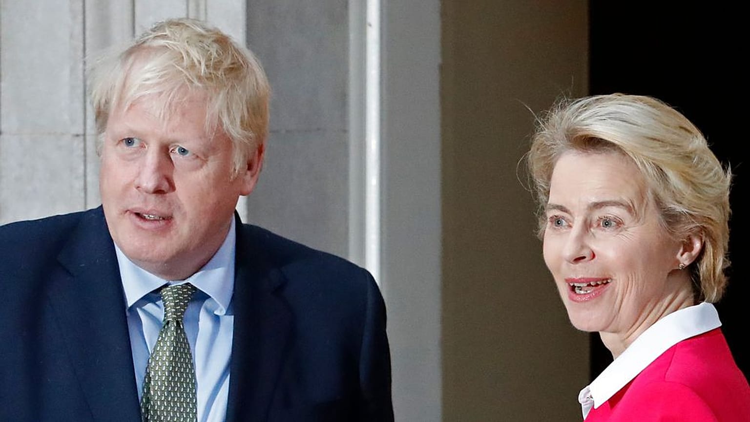 Boris Johnson ve Ursula von der Leyen