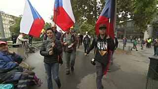 کرونا کارکنان رستوران‌ها و میخانه‌های پراگ را به خیابان کشاند