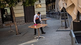 El sector del ocio y del entretenimiento vuelven a ser golpeados por las medidas de contención de los gobiernos europeos.