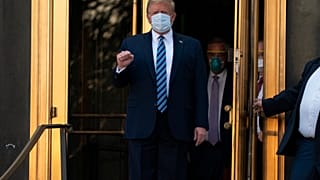 ABD Başkanı Donald trump Covid-19 tedavisi gördüğü hastaneden taburcu oldu