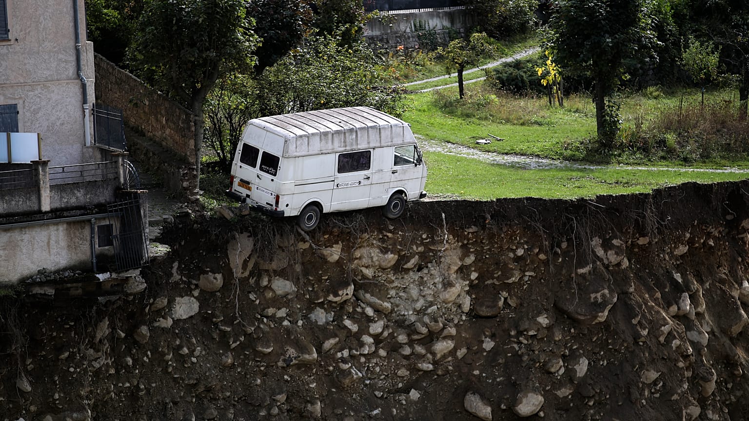 Alpes Marítimos contam os mortos da tempestade "Alex"