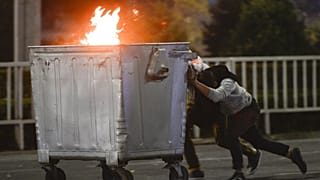 El primer ministro de Kirguistán Kubatbek Borónov renuncia ante la presión de las protestas