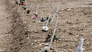Il caso del cimitero dei feti con i nomi delle madri sulle croci