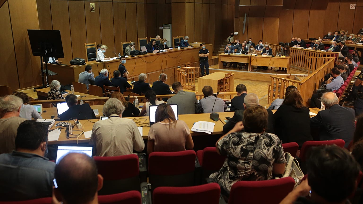 ΔΙΚΗ ΧΡΥΣΗΣ ΑΥΓΗΣ
