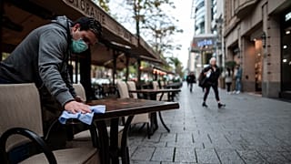 A la terrasse d'un bar à Düsseldorf en Allemagne, le vendredi 09/10/2020