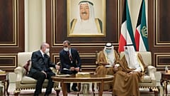 إردوغان خلال تقديم تعازيه لأمير الكويت 