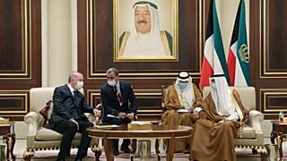 إردوغان خلال تقديم تعازيه لأمير الكويت 