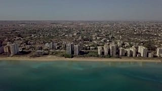 Le littoral de Varosha, ville fantôme depuis 1974