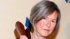 Archives : Louise Glück, le 19 novembre 2011 à New-York , après reçu l'un des prix littéraires les réputés des Etats-Unis, le "National Book Award" (catégorie poésie) 