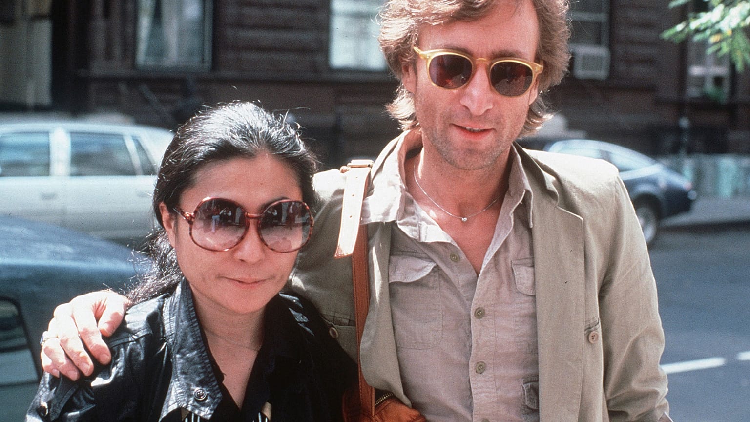 John Lennon y Yoko Ono llegan al estudio de grabación The Hit Factory, Nueva York, 22 de agosto de 1980,