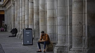 La solitudine ai tempi del Covid a Plaza Mayor, Madrid