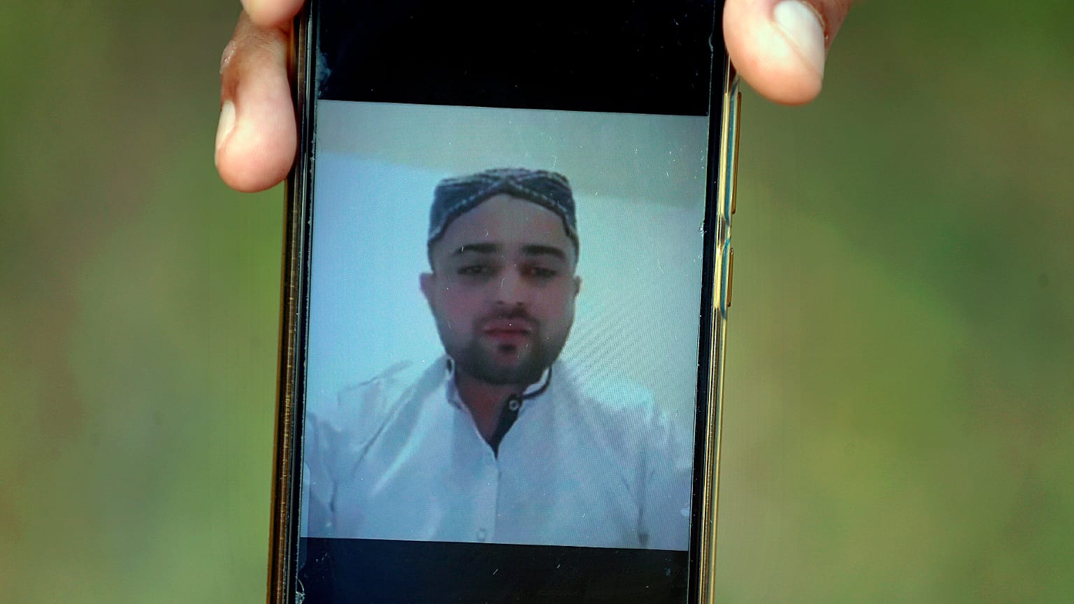 علي حسن المشتبه به في الهجوم على شخصين باستخدام ساطور في باريس الشهر الماضي