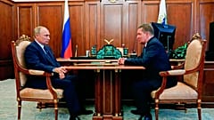 Vlagyimir Putyin a Gazprom vezetőjével, Alekszej Milerrel