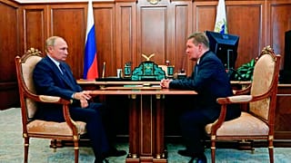 Vlagyimir Putyin a Gazprom vezetőjével, Alekszej Milerrel
