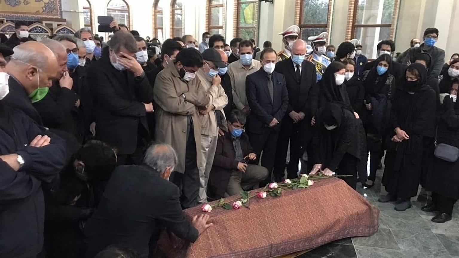 اقامه نماز بر پیکر محمدرضا شجریان
