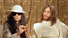 Yoko Ono e John Lennon numa conferência de imprensa em 1969