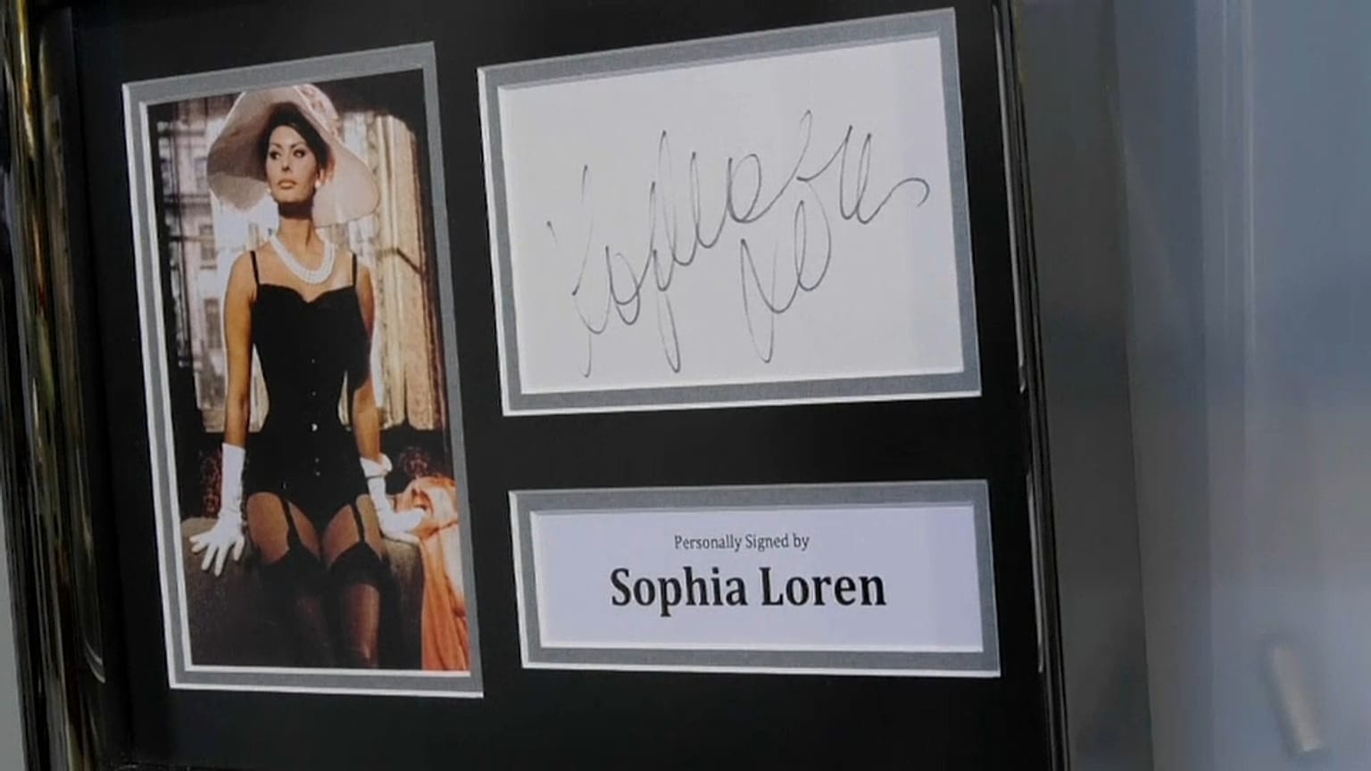 L'autografo di Sophia Loren. 