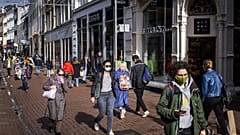 Rua de comércio em Amesterdão