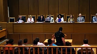 ΔΙΚΗ ΧΡΥΣΗΣ ΑΥΓΗΣ 